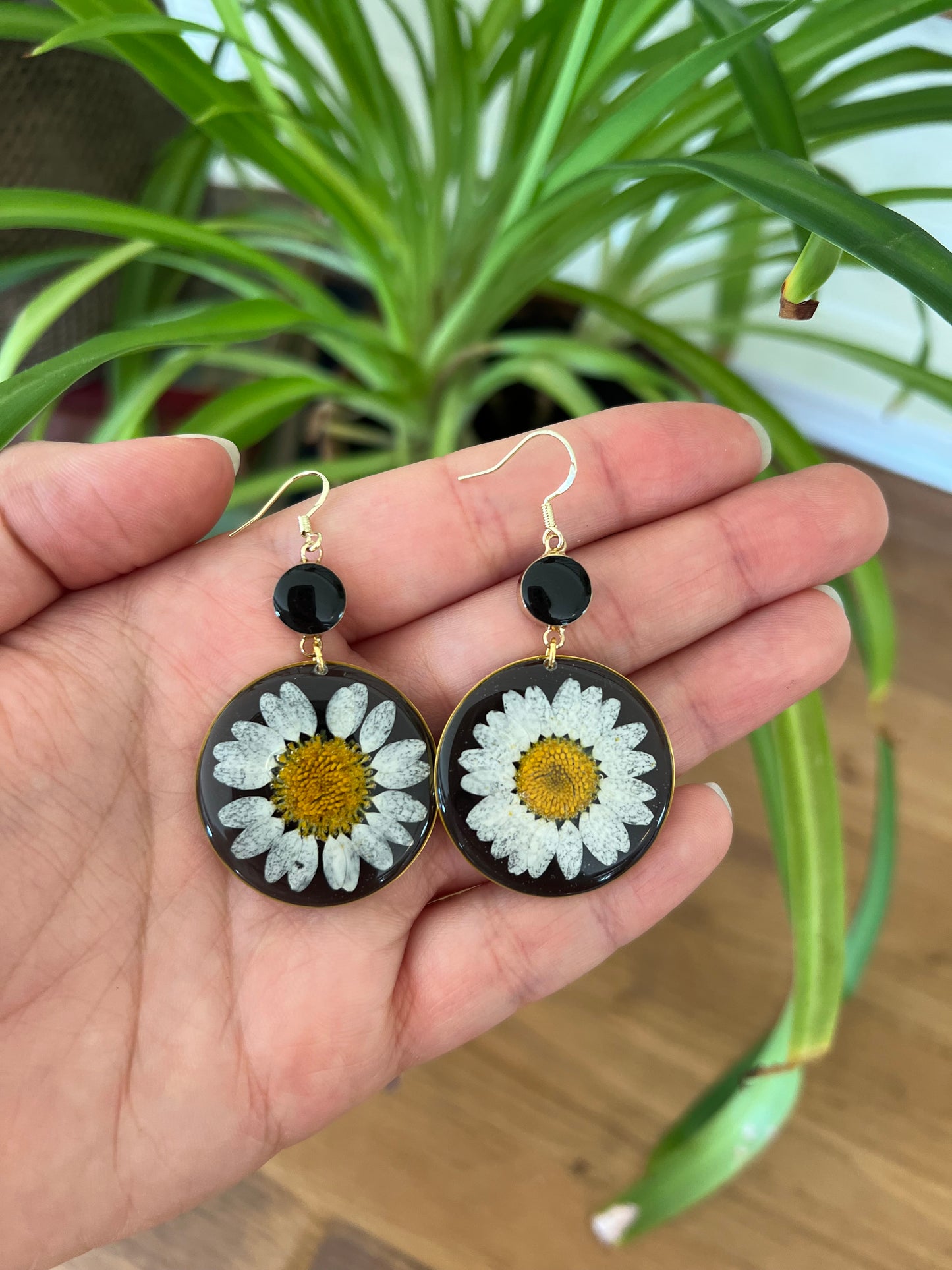 Black Floral Daisy Dangle Earrings