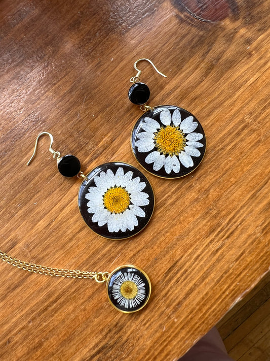 Black Floral Daisy Dangle Earrings