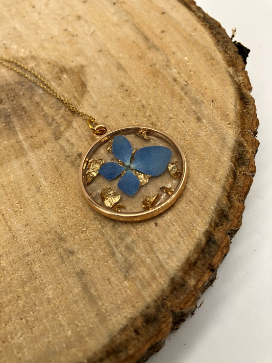 Hydrangea & Gold Flake Pendant