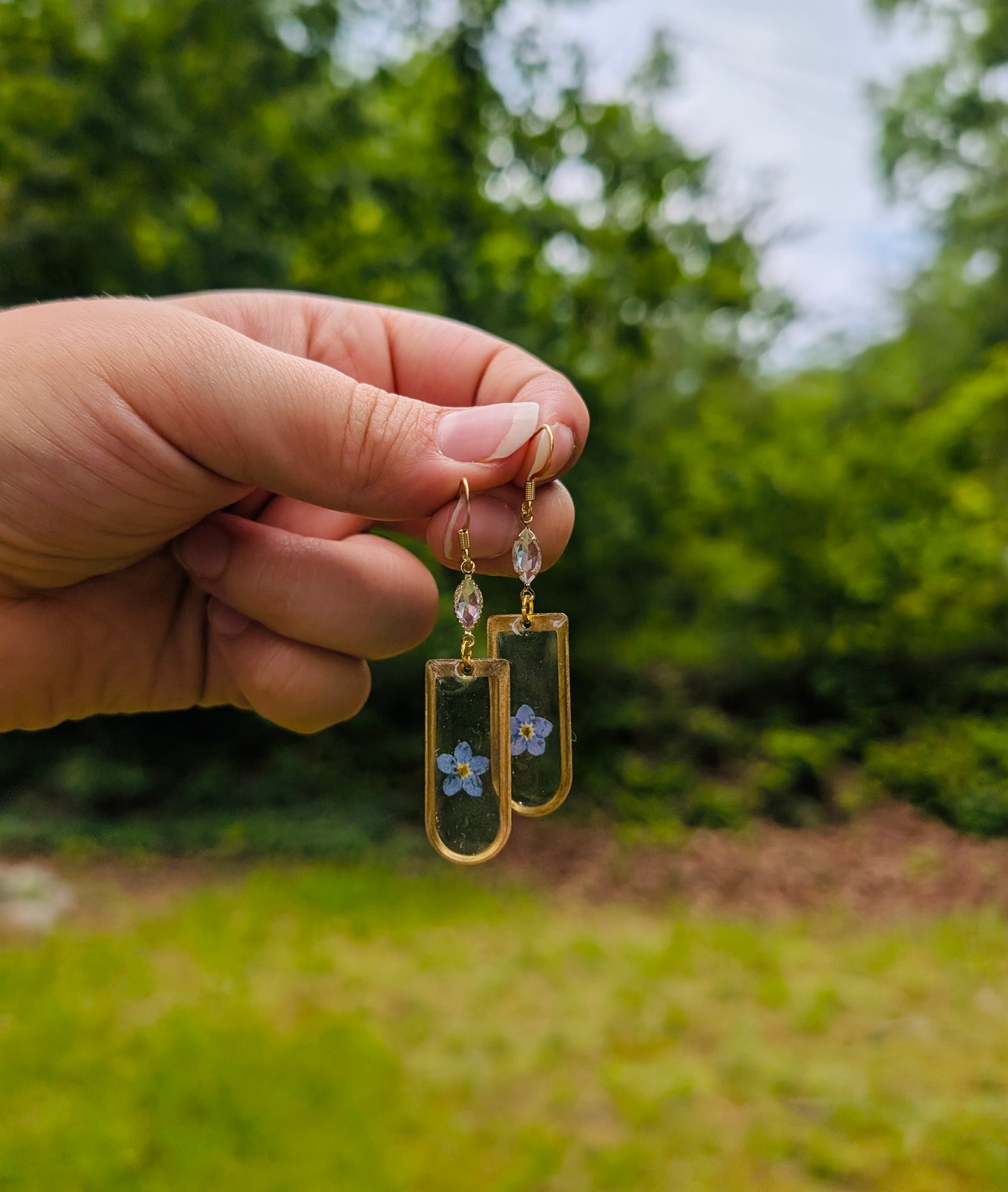Sky Petals – Forget me Not Flower Resin Earrings