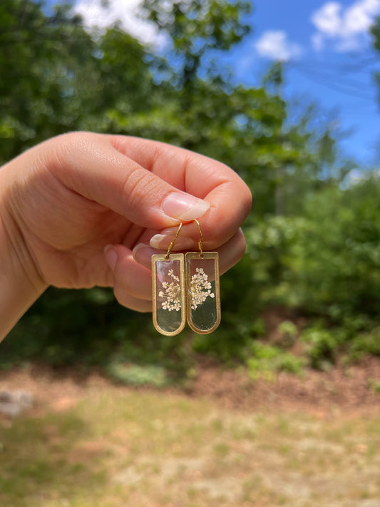 Wildwood Bloom – White Pressed Floral Earrings