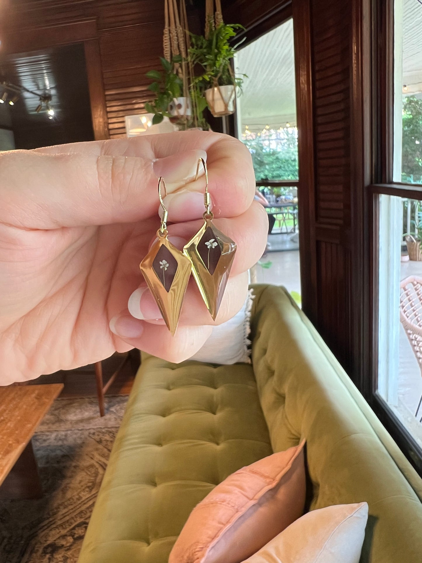 The Queen’s Trace - Gold Earrings