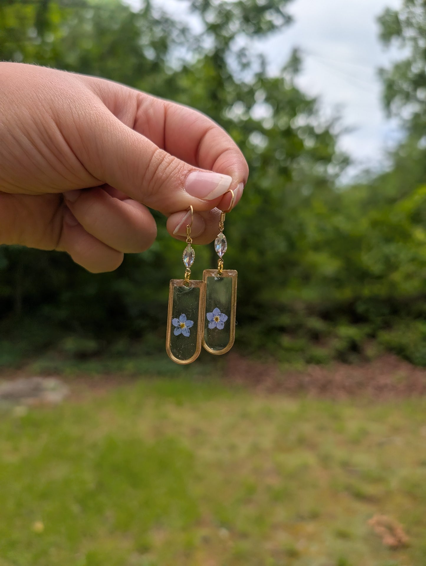 Sky Petals – Forget me Not Flower Resin Earrings