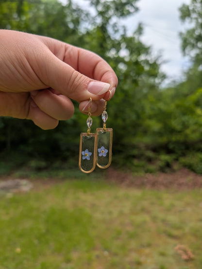 Sky Petals – Forget me Not Flower Resin Earrings